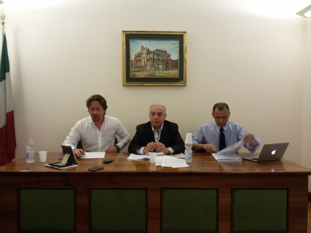 Stancanelli rompe il silenzio e risponde alle accuse: “La macchina va fatta funzionare, non esibita”