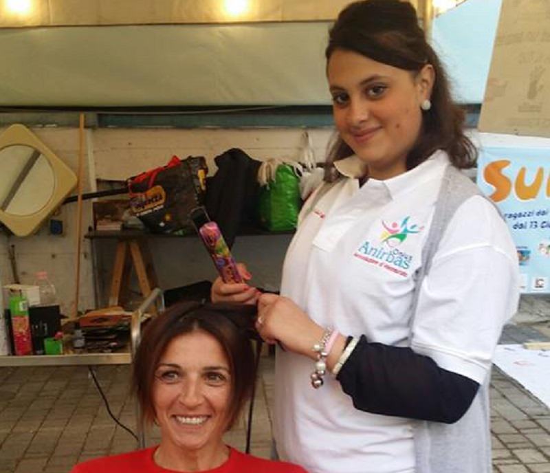 Parrucchieri di ANIRBAS alla Fiera del Mediterraneo per aiutare i senzatetto Parrucchieri di ANIRBAS alla Fiera del Mediterraneo per aiutare i senzatetto