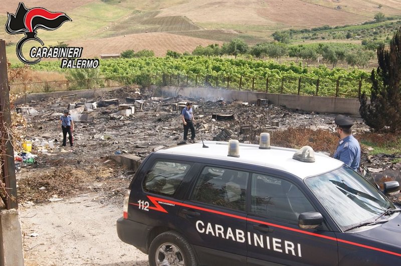 Danno fuoco all’isola ecologica di San Giuseppe Jato. In manette due fratelli Danno fuoco all’isola ecologica di San Giuseppe Jato. In manette due fratelli