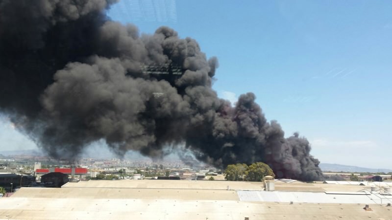 Zona industriale di Catania, nuovo incendio allo stesso capannone