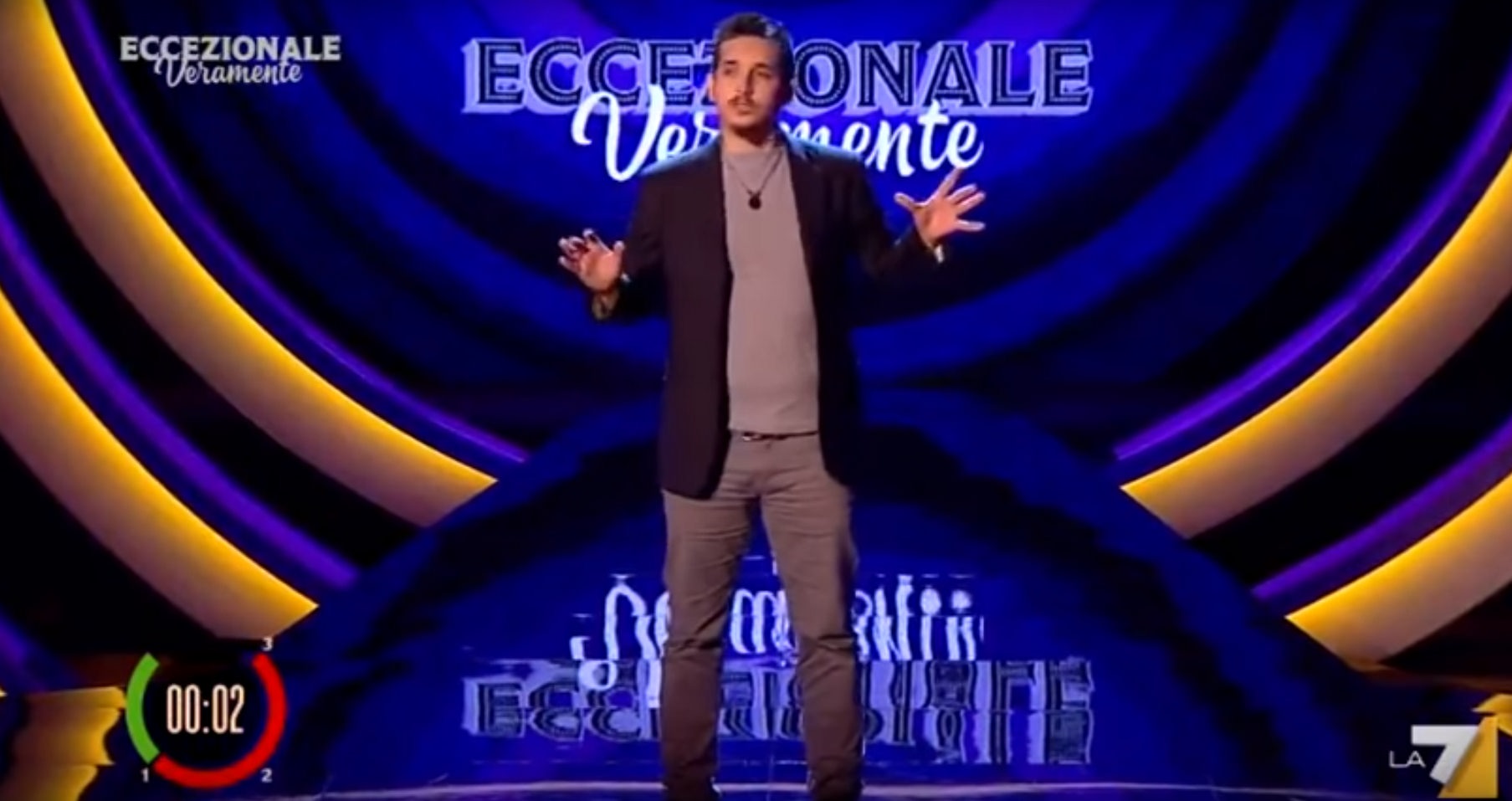 Roberto Lipari è il comico dell’anno: sua la vittoria di “Eccezionale Veramente”