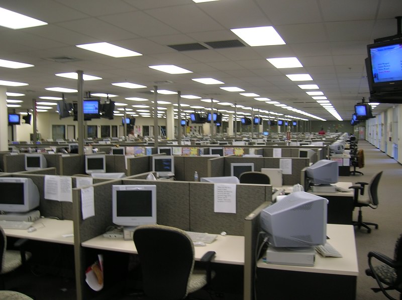 Catania, sindacati in protesta: al call center Qè niente stipendio da mesi