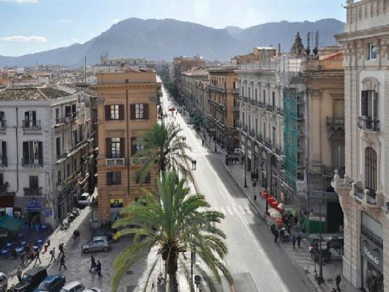 Sospesa pedonalizzazione in via Roma, Confesercenti: “Passo indietro insensato”