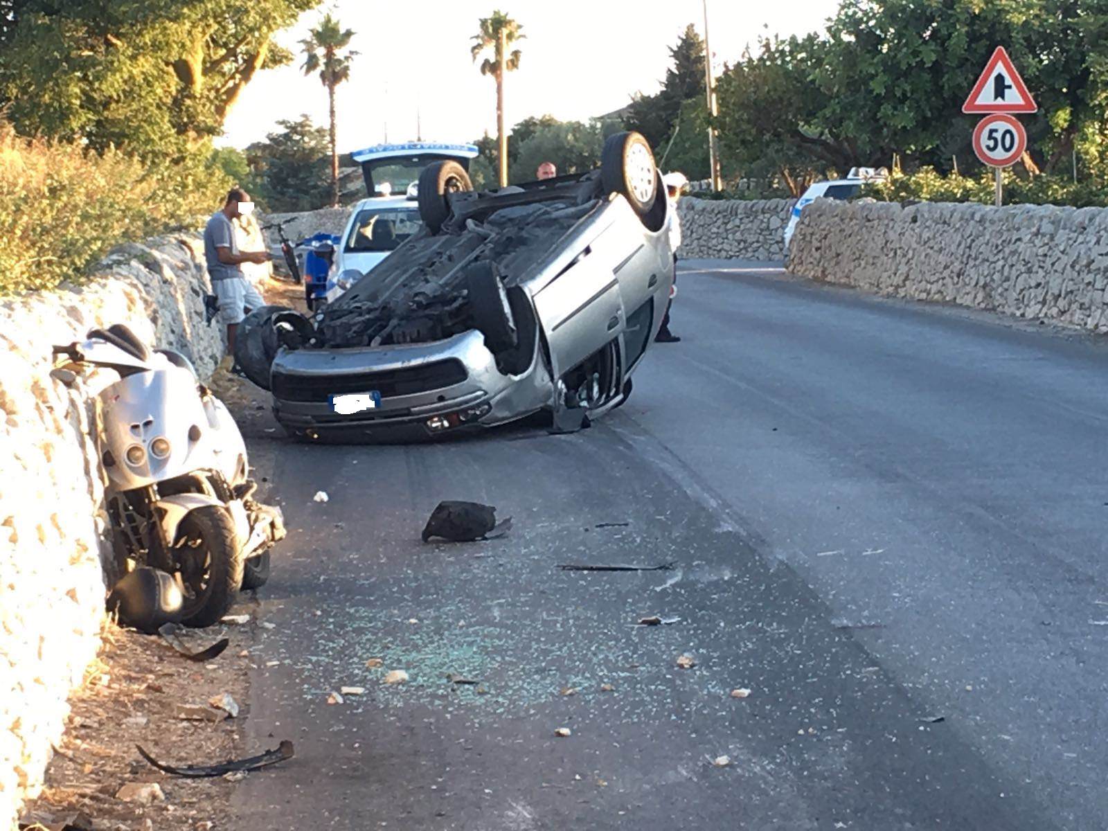 Sperona scooter e si ribalta con l’auto: sfiorata tragedia sulla Modica-Giarratana