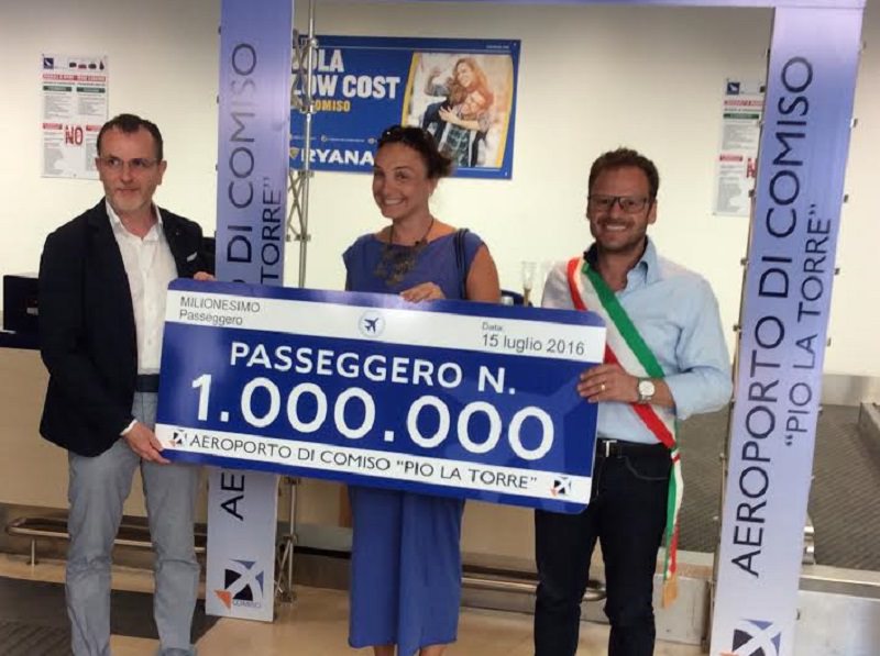 All’aeroporto di Comiso festeggiato il milionesimo passeggero