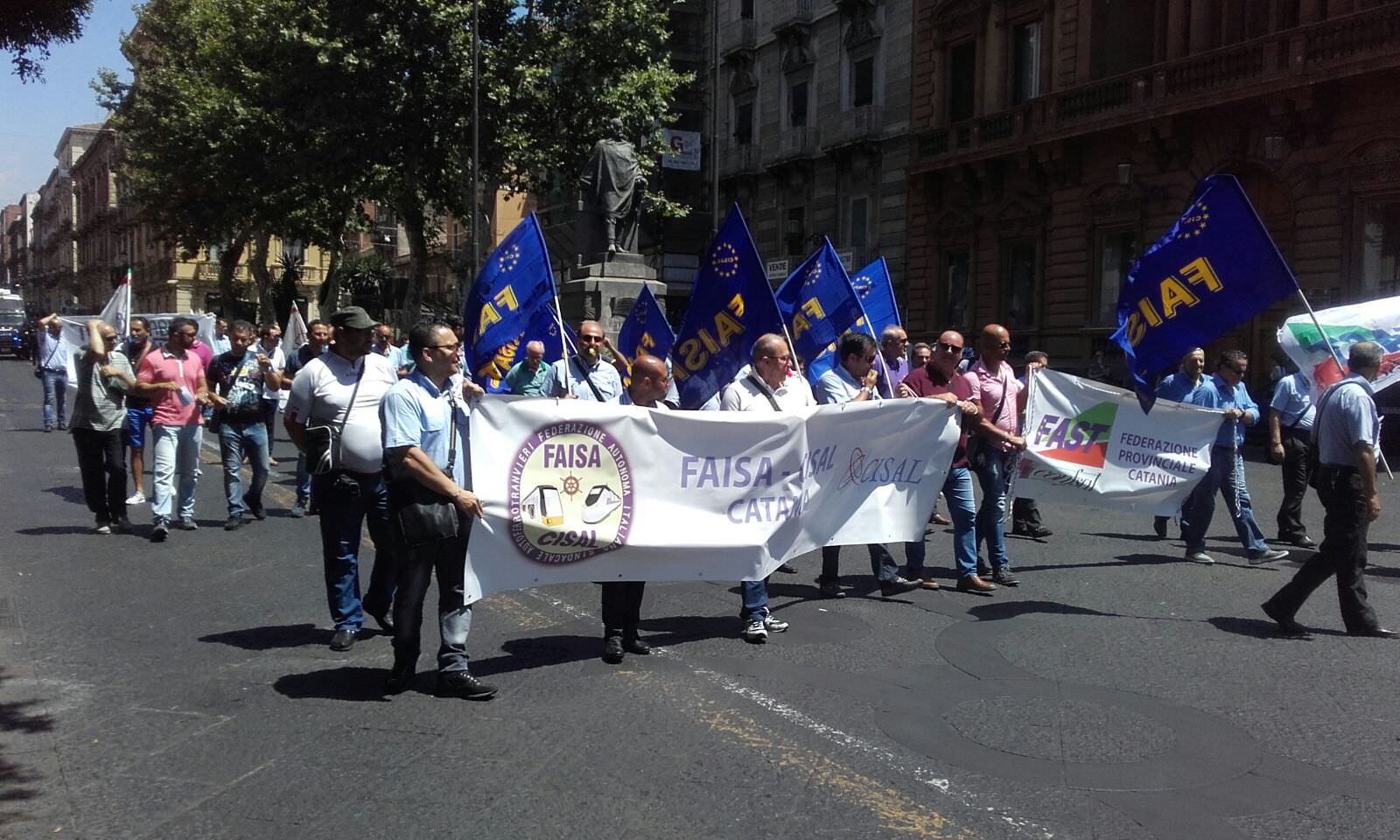 Catania paralizzata per lo sciopero Amt, Lo Schiavo: “Lavoratori compatti” Catania paralizzata per lo sciopero Amt, Lo Schiavo: “Lavoratori compatti”