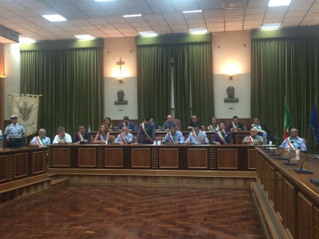 Emergenza rifiuti, a Lentini oggi i 21 sindaci della provincia