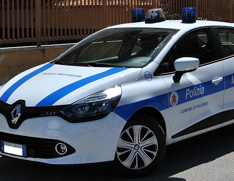 Palermo: auto contro scooter in via Galletti. Ragazza in prognosi riservata Palermo: auto contro scooter in via Galletti. Ragazza in prognosi riservata