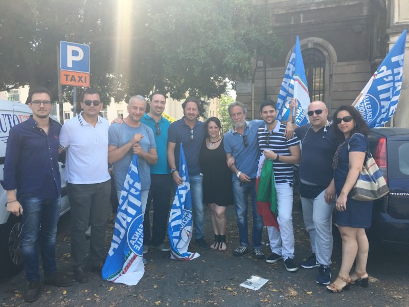 Fratelli d’Italia davanti al Parco Gioeni: “Abbattimento del ponte decisione discutibile” Fratelli d’Italia davanti al Parco Gioeni: “Abbattimento del ponte decisione discutibile”
