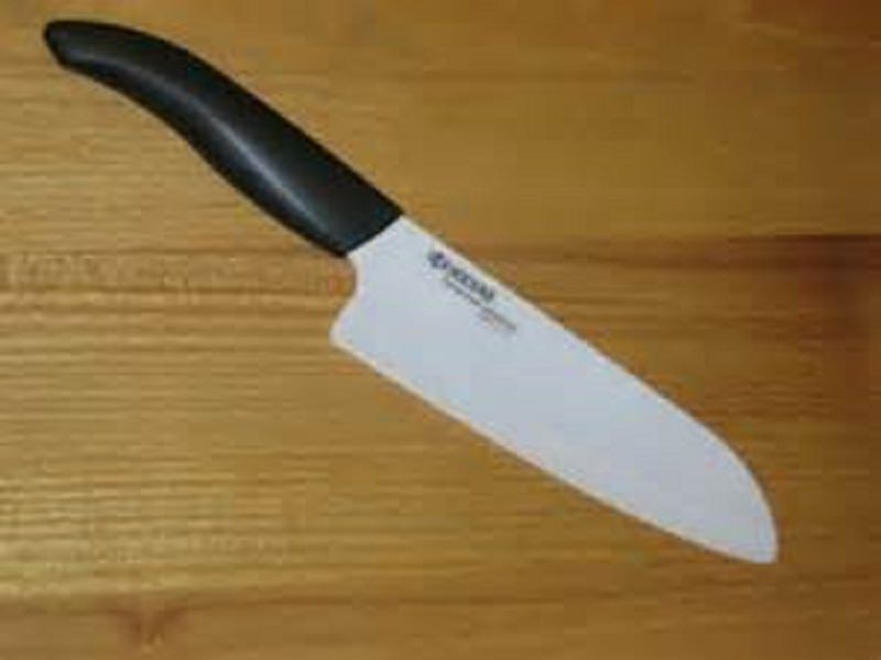 “Dall’alterco al coltello”, pensionata di 87 anni litiga con la vicina ed esce armata