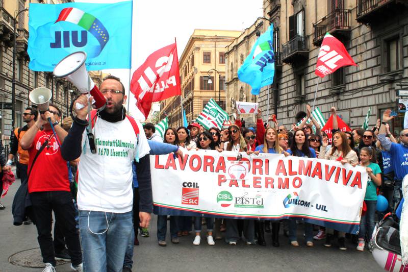 Almaviva, sindacati manifestano al Foro Italico. Orlando e Marano: “Chiederemo tavolo tecnico a Roma”
