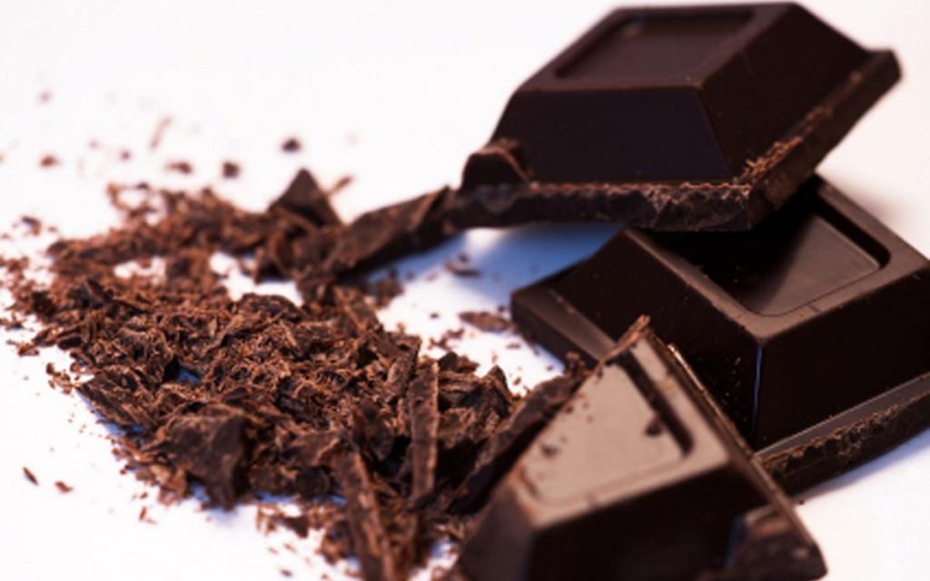 Dormire bene con il cioccolato fondente: ecco perché