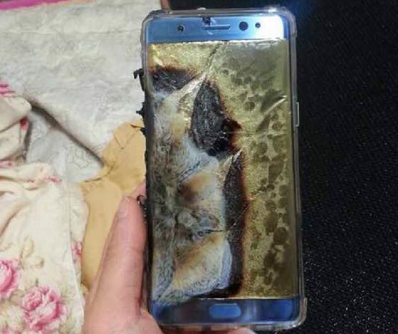 Samsung blocca la vendita del Galaxy Note 7: la batteria “esplode”