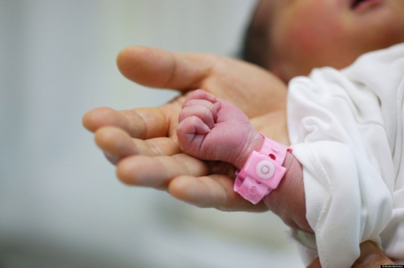 Catania, neonata positiva abbandonata: arrestata la madre, era scomparsa nel nulla