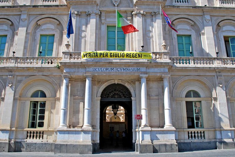 “Verità per Regeni”, al Palazzo centrale di Catania striscione di Amnesty International