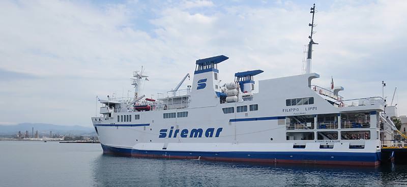Due positivi sul traghetto della Siremar, si cambia nave per le Isole Eolie: scatta la sanificazione
