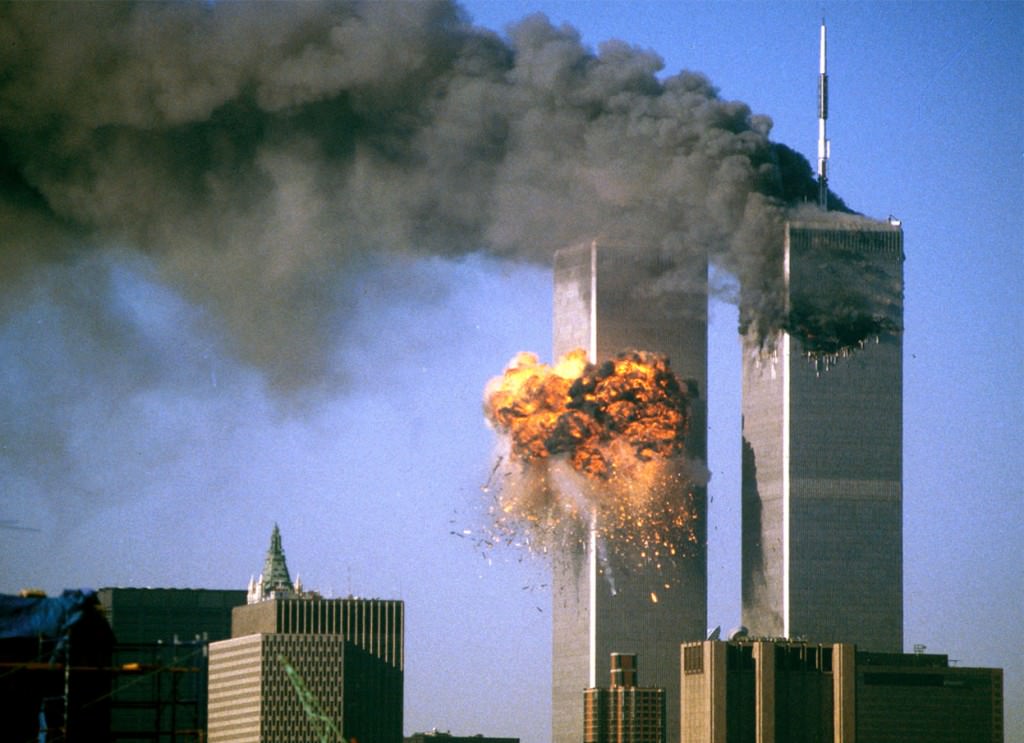 11 settembre 2001, l’attentato che cambiò il mondo e sgretolò le nostre certezze: la scia delle Torri Gemelle