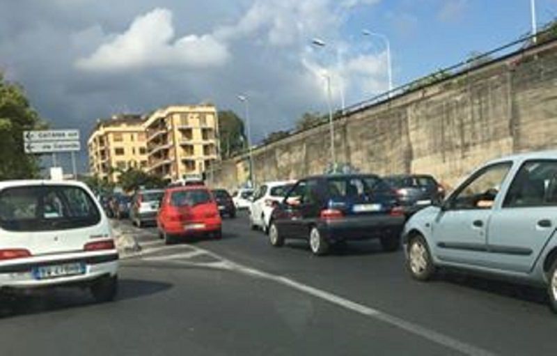 Tondo Gioeni e il déjà vu del traffico perennemente paralizzato