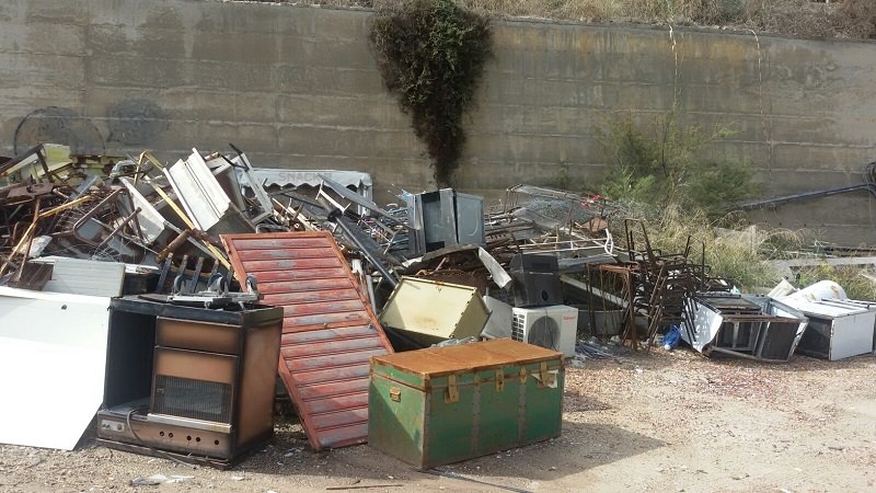 Sequestro di 2 mila metri quadri di terreno e denuncia per discarica abusiva vicino al torrente Re