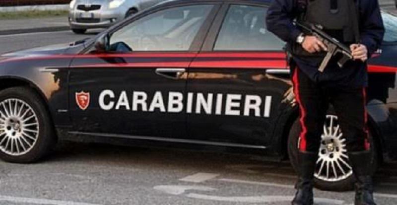 Sorpreso a rubare melograni si dà alla fuga ma viene bloccato dai carabinieri