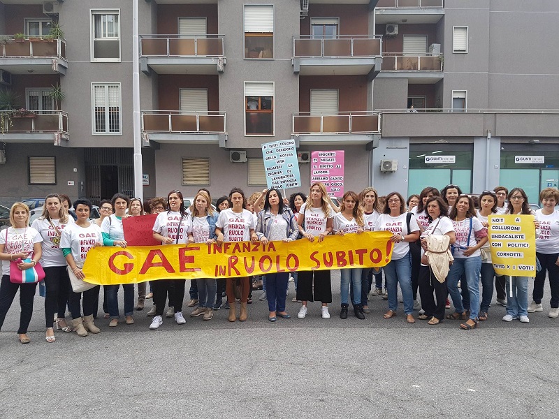 Caos GaE, docenti dell’infanzia in strada contro i sindacati Caos GaE, docenti dell’infanzia in strada contro i sindacati