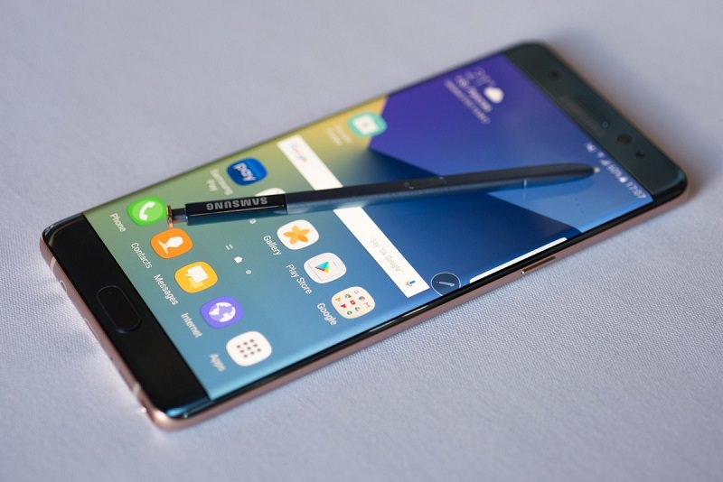 Smartphone dai “bollenti spiriti”, Samsung sospende la vendita del Galaxy Note 7