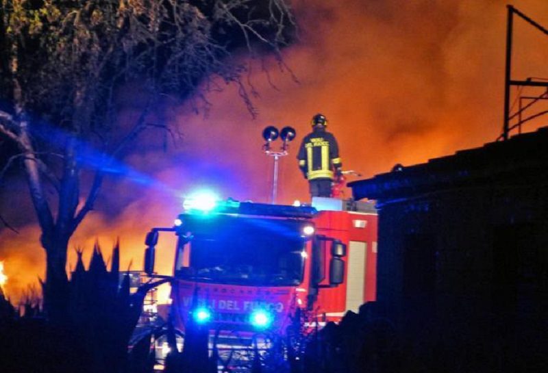 Agrigento, fiamme all’interno dell’Istituto tecnico “Athena”