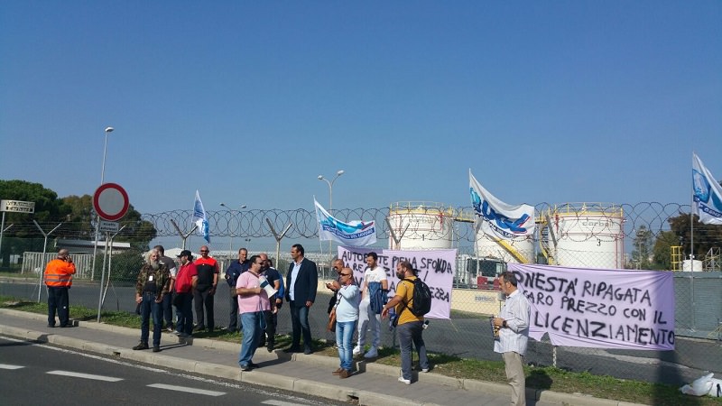 Sit-in a Fontanarossa contro licenziamento di un sindacalista