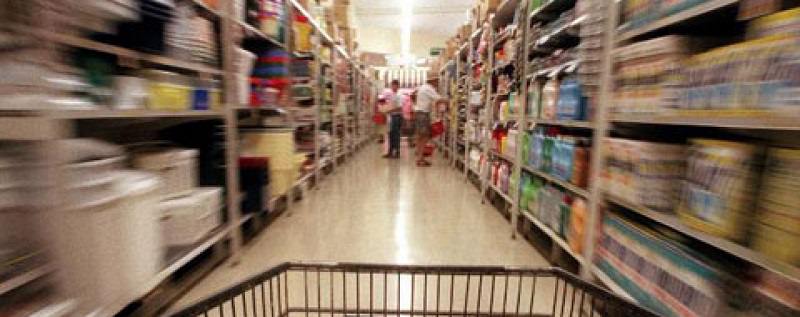 Rubava al supermercato e nascondeva refurtiva in un passeggino: 20enne denunciata dalla polizia
