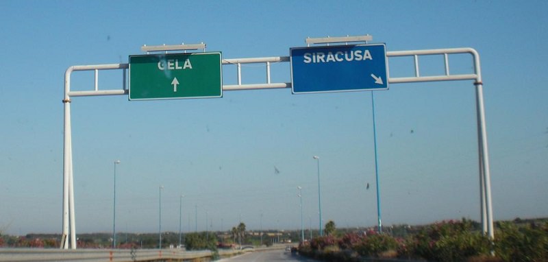 Cantieri autostrada Siracusa-Gela ancora fermi: deputati pentastellati effettuano sopralluogo