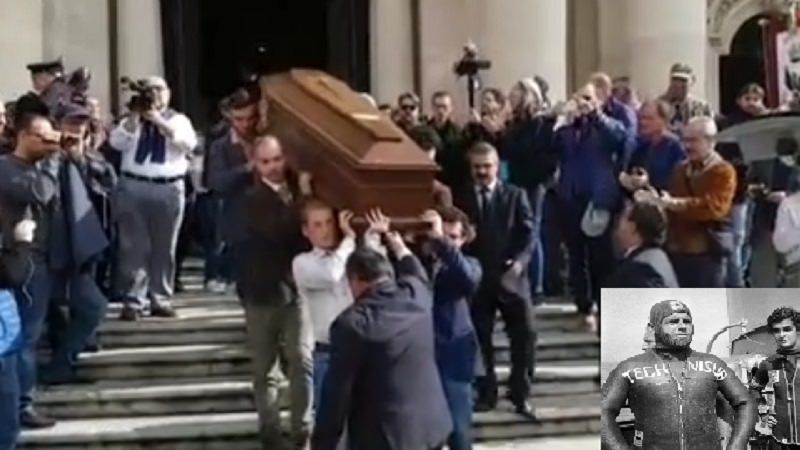 Una Siracusa in lacrime ha salutato per l’ultima volta Enzo Maiorca Una Siracusa in lacrime ha salutato per l’ultima volta Enzo Maiorca
