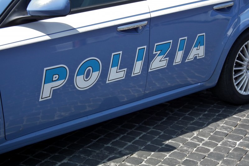 Rubano 100 mezzi in un mese e “guadagnano” oltre 200 mila euro: 25 arresti