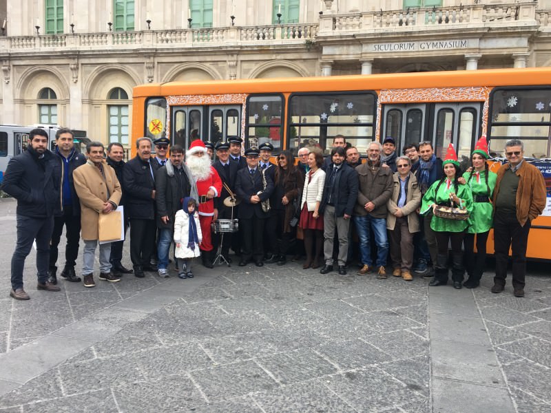 Catania, partito tour Amt della Casa mobile di Babbo Natale