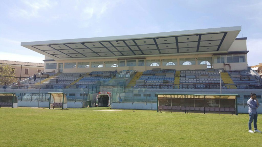 Siracusa, tensione al “De Simone”: ultras faccia a faccia con i calciatori del Catania
