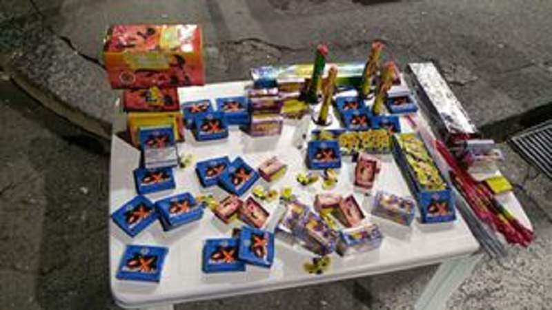 Vendeva botti illegali a 14 anni: genitori ignari finiscono nel mirino dei servizi sociali Vendeva botti illegali a 14 anni: genitori ignari finiscono nel mirino dei servizi sociali