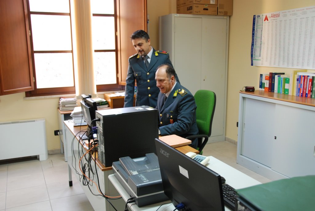 Maxi sequestro a Nicola Liardo, affiliato a Cosa Nostra: si serviva di prestanomi