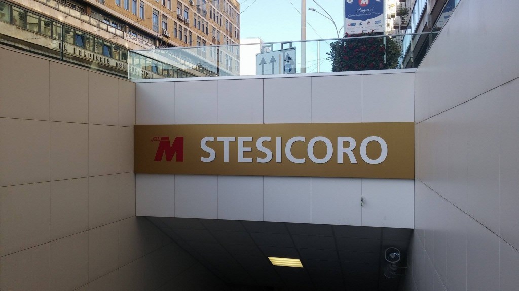 Catania, aggredisce vigilante alla stazione Stesicoro per non pagare il biglietto e lo minaccia: denunciato