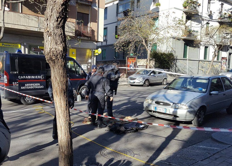 Allarme bomba rientrato: zaino scambiato per ordigno