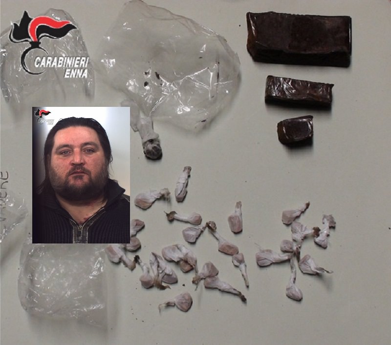 Hashish, eroina, marijuana e metadone nascosti dentro l’armadio. Arrestato un 43enne Hashish, eroina, marijuana e metadone nascosti dentro l’armadio. Arrestato un 43enne