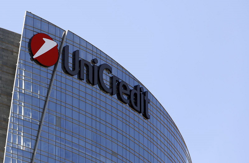 Rapina all’Unicredit, ladri scappano con un bottino di 100mila euro