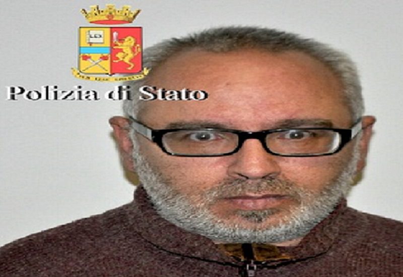 “Domani farò una rapina”: prima l’annuncio su Facebook, poi la donna in ostaggio e l’arresto “Domani farò una rapina”: prima l’annuncio su Facebook, poi la donna in ostaggio e l’arresto