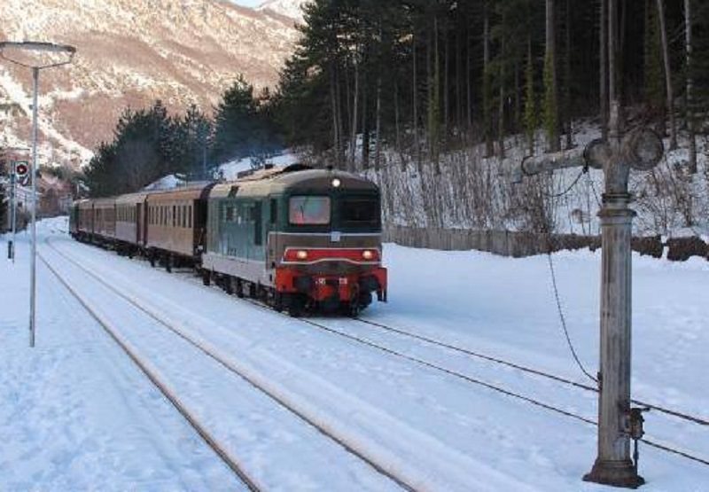 Neve e gelo: tante corse dei treni cancellate