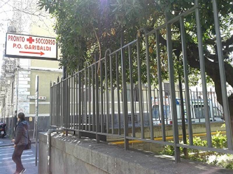 Guida sotto effetto di ecstasy, pericolo per i pedoni a Catania: 22enne al Pronto Soccorso del Garibaldi