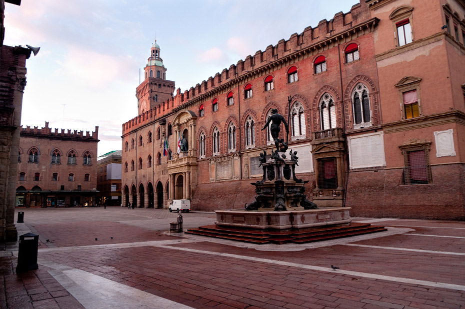 Fa sesso in piazza in mezzo alla folla, arrestato palermitano ubriaco