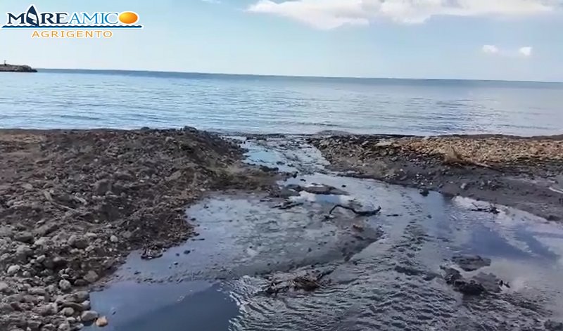 Grandi quantità di liquidi fognari e rifiuti riversati nel mare di Sciacca Grandi quantità di liquidi fognari e rifiuti riversati nel mare di Sciacca