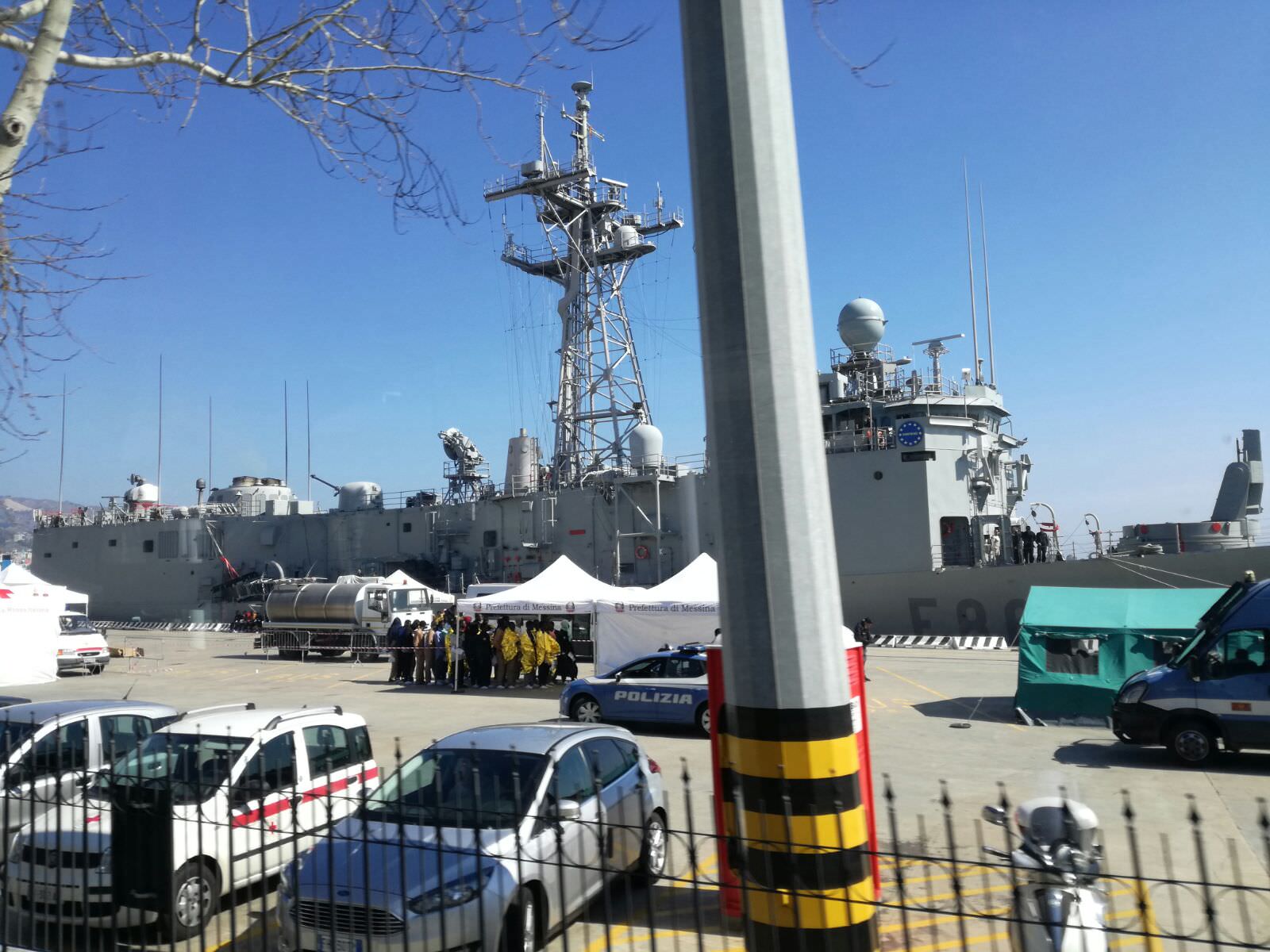 Sbarco a Messina: arriva la nave Samuel Beckett con 106 migranti a bordo