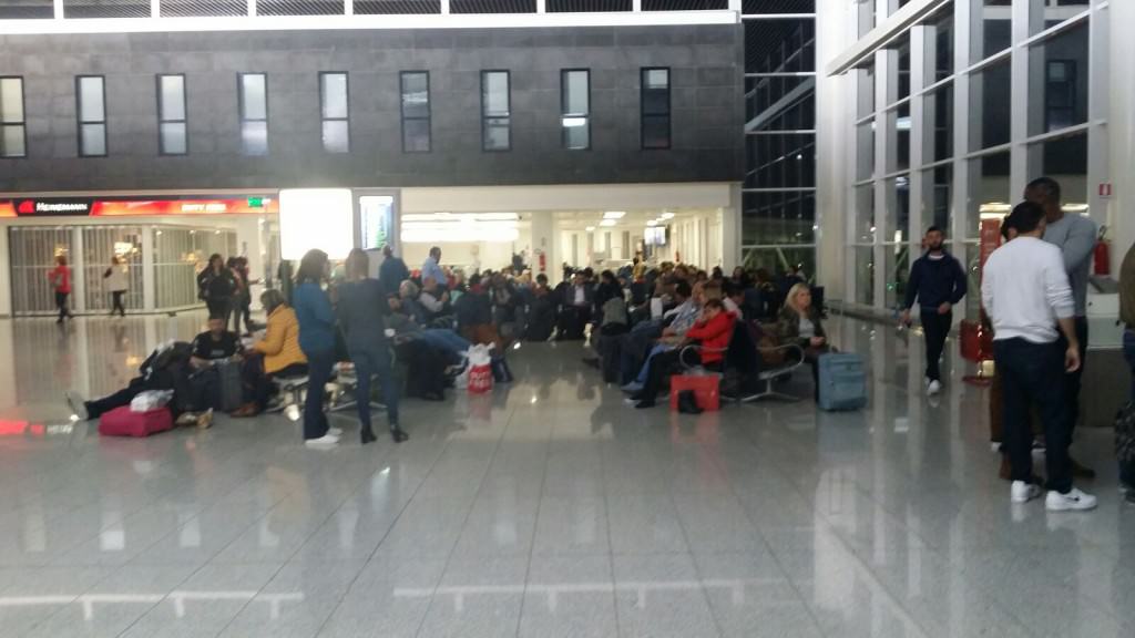 Volo Catania-Lourdes in ritardo di 10 ore: a terra 65 pellegrini