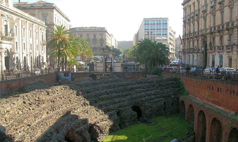 Catania, degrado e spazzatura mettono in fuga i turisti. La denuncia del comitato Romolo Murri