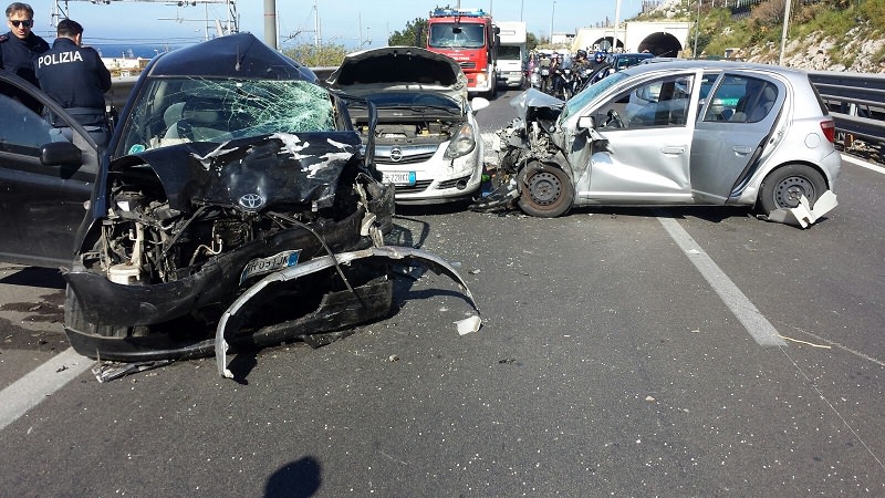 Incidente sulla Palermo-Mazara del Vallo, 4 feriti tra cui una giovane incinta