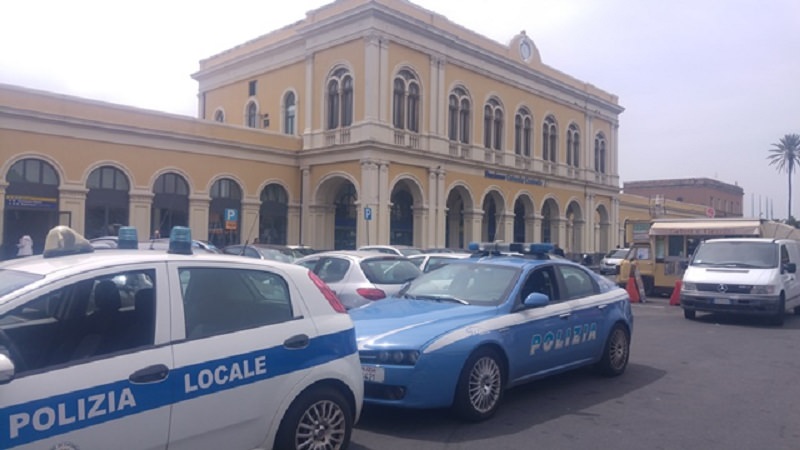 Beccati 18 parcheggiatori abusivi a Catania: allontanati e sanzionati